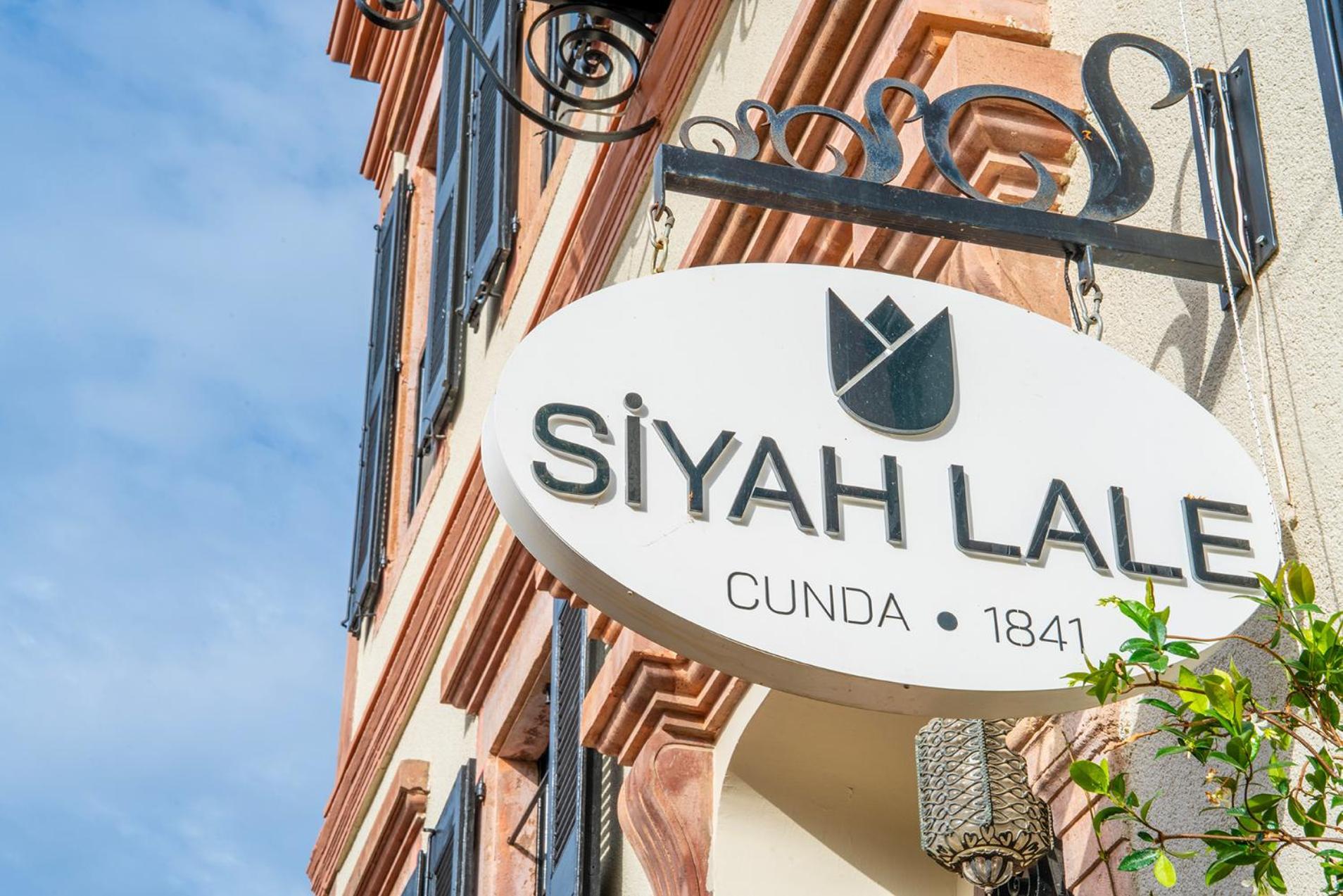فندق Siyah Lale Cunda 1841 (Adults Only) Ayvalı المظهر الخارجي الصورة