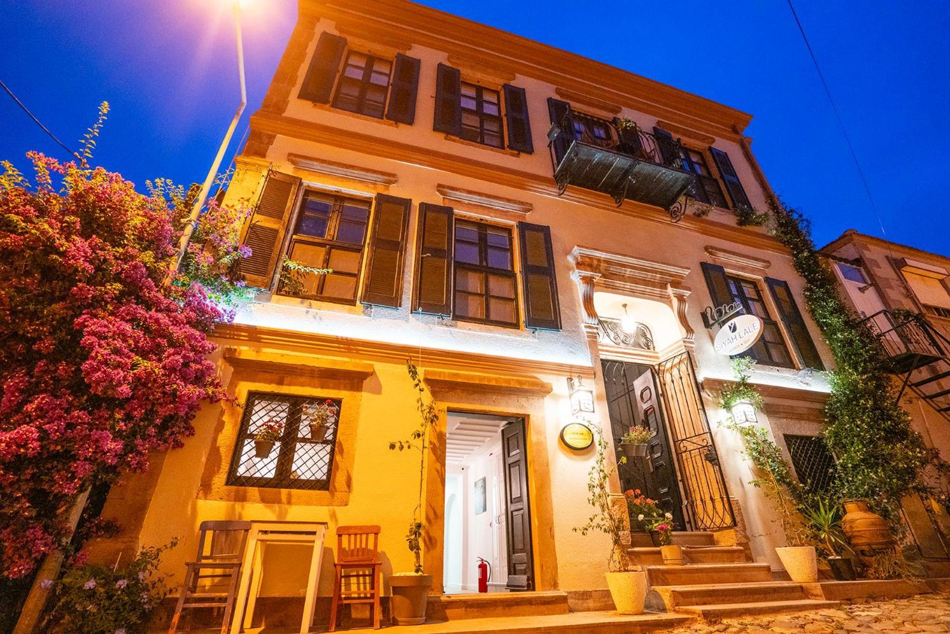 فندق Siyah Lale Cunda 1841 (Adults Only) Ayvalı المظهر الخارجي الصورة