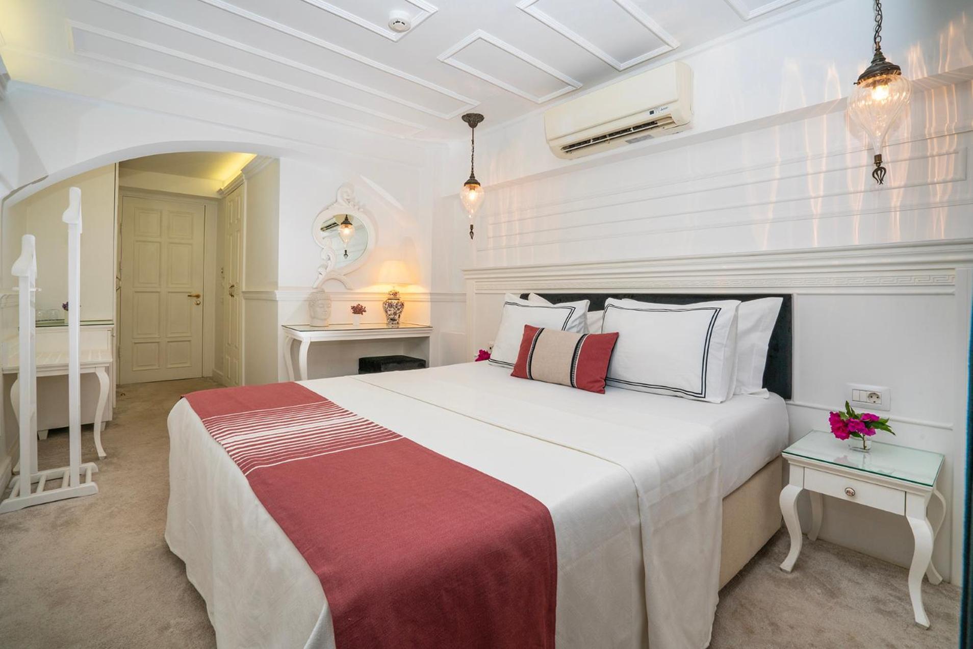 فندق Siyah Lale Cunda 1841 (Adults Only) Ayvalı المظهر الخارجي الصورة