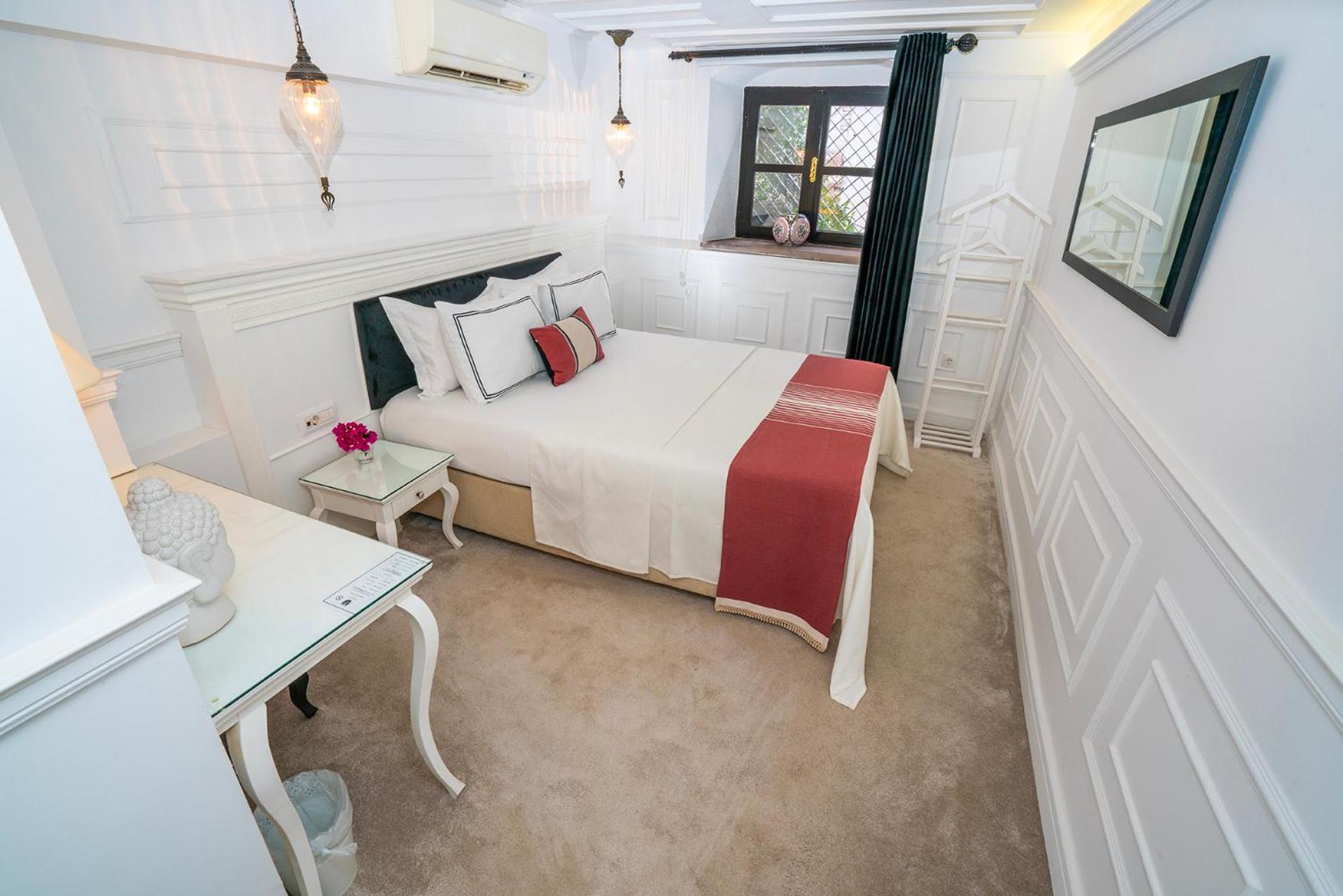فندق Siyah Lale Cunda 1841 (Adults Only) Ayvalı المظهر الخارجي الصورة