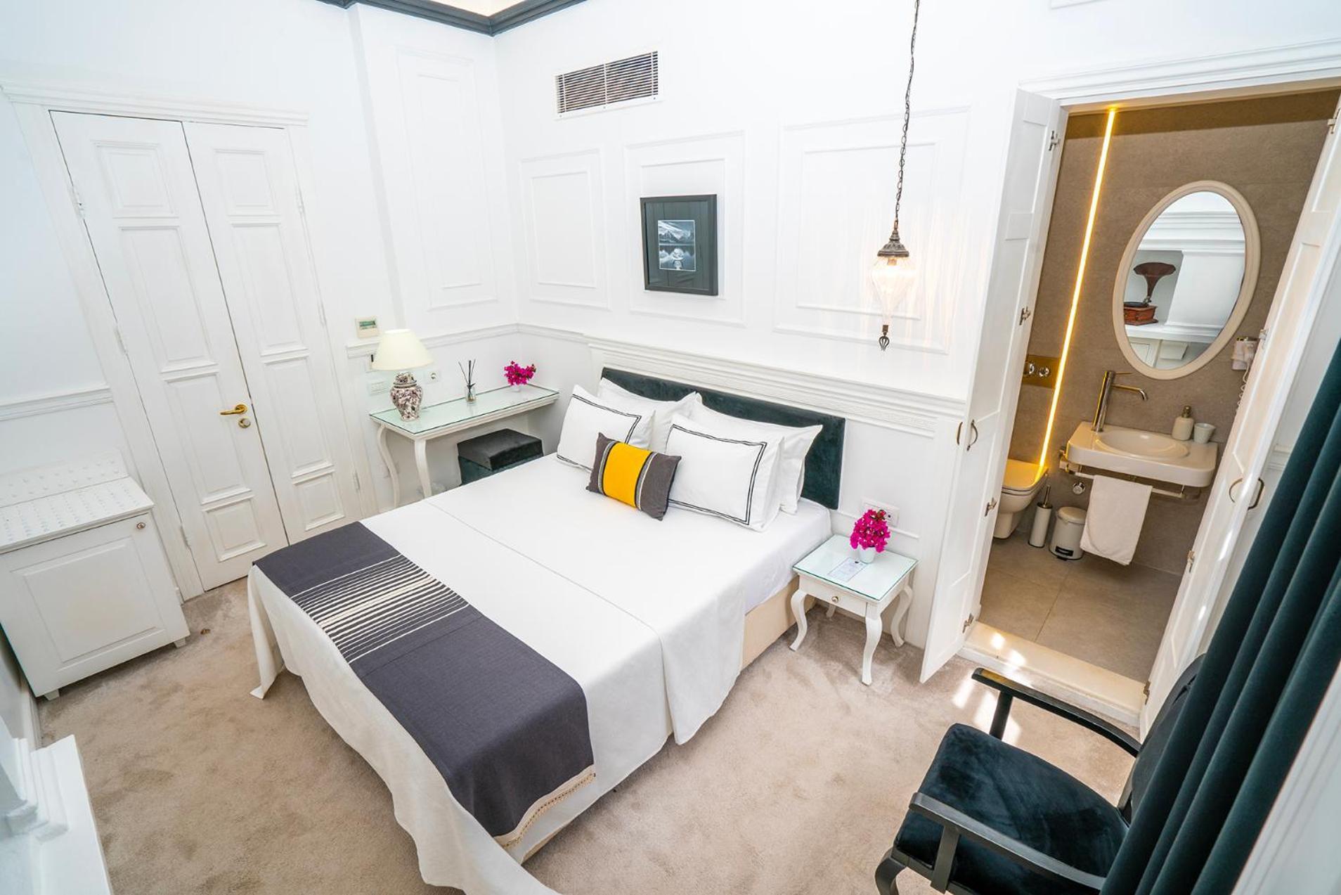فندق Siyah Lale Cunda 1841 (Adults Only) Ayvalı المظهر الخارجي الصورة