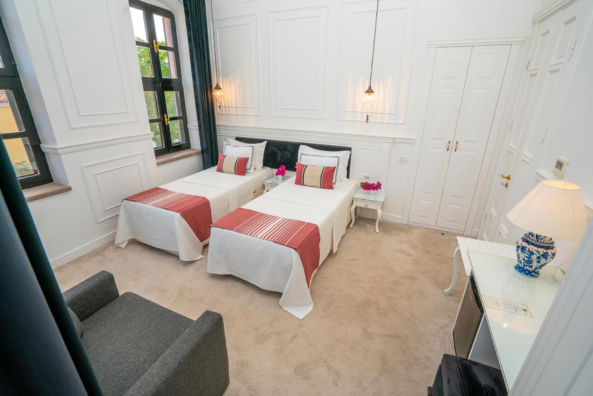 فندق Siyah Lale Cunda 1841 (Adults Only) Ayvalı المظهر الخارجي الصورة