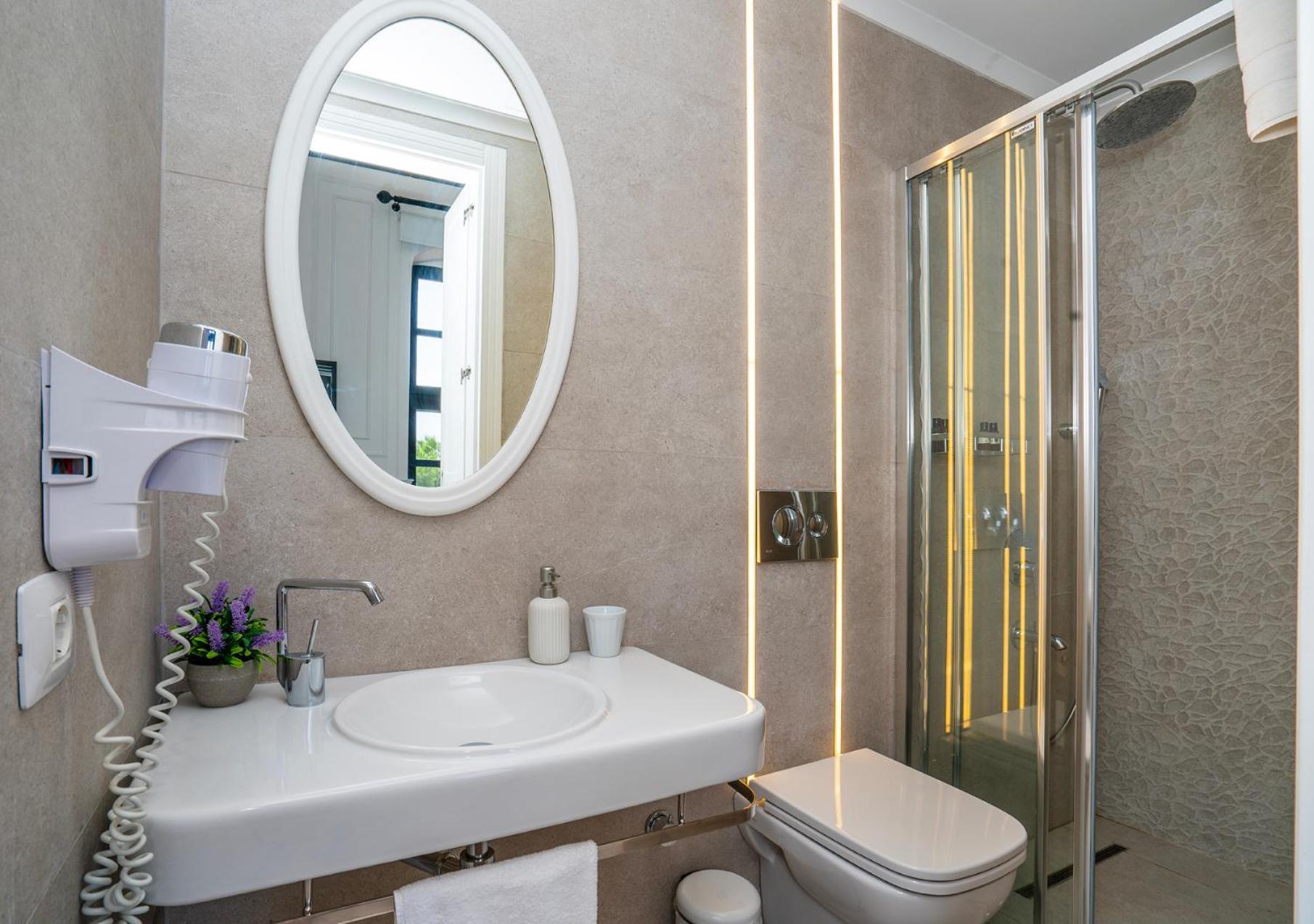 فندق Siyah Lale Cunda 1841 (Adults Only) Ayvalı المظهر الخارجي الصورة