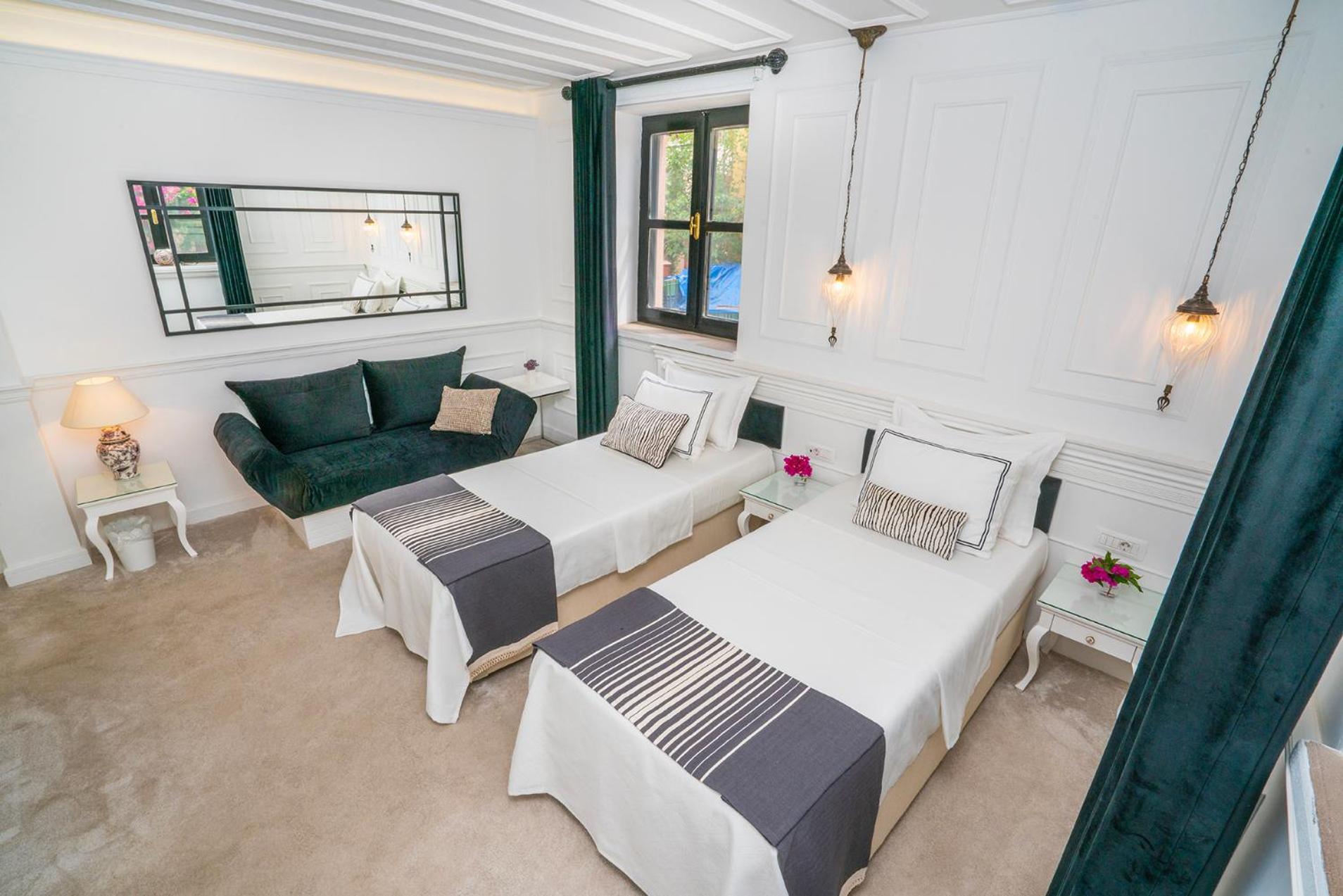 فندق Siyah Lale Cunda 1841 (Adults Only) Ayvalı المظهر الخارجي الصورة
